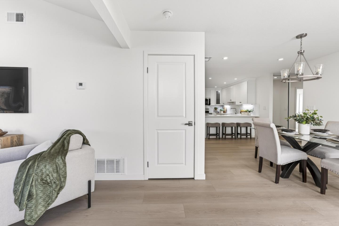 Detail Gallery Image 5 of 27 For 1973 Luby Dr, San Jose,  CA 95133 - 3 Beds | 2 Baths