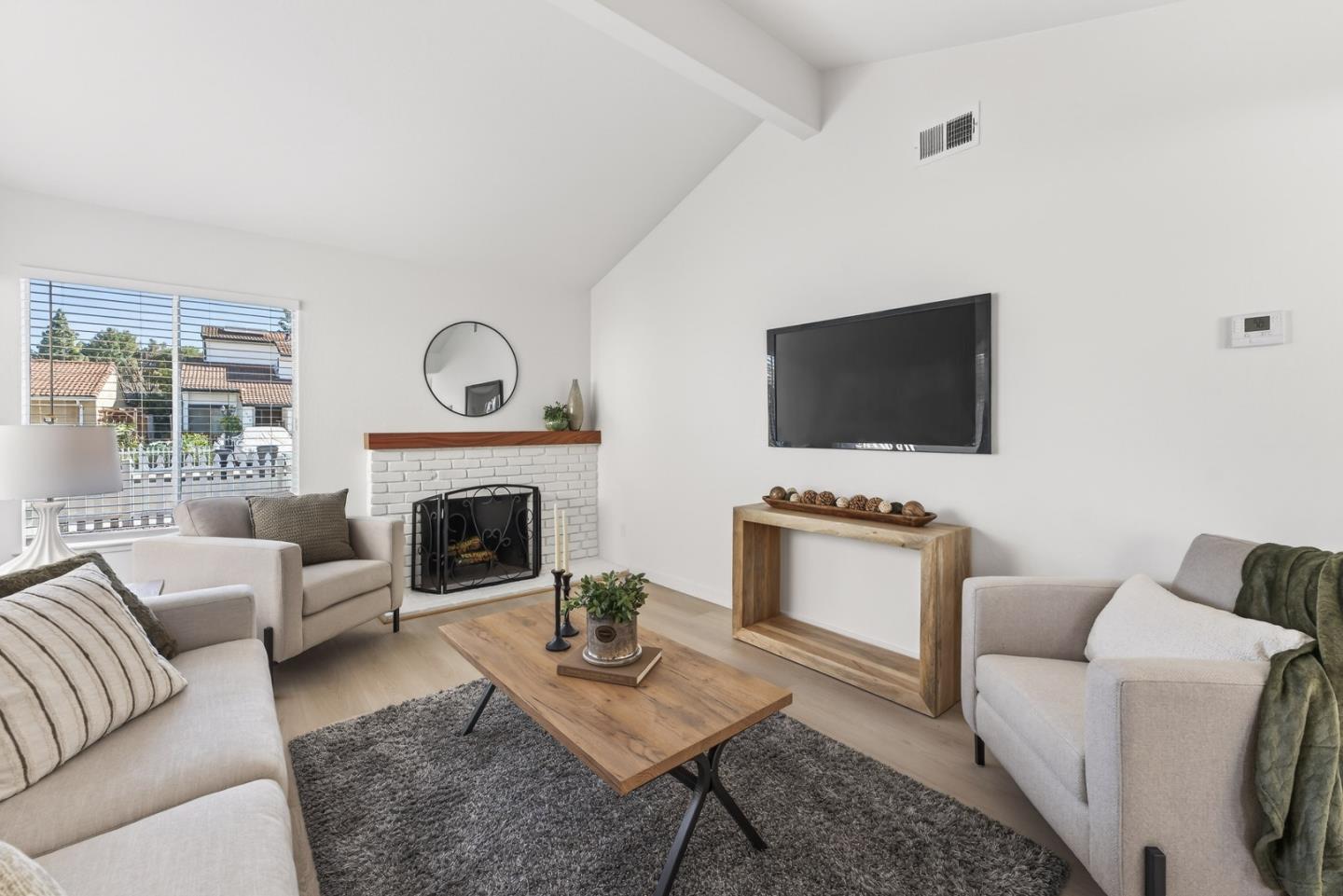 Detail Gallery Image 6 of 27 For 1973 Luby Dr, San Jose,  CA 95133 - 3 Beds | 2 Baths