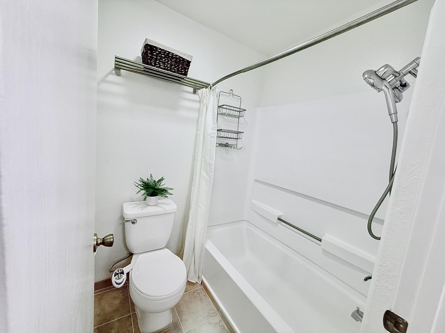 Photo #23: ML82040427 Listing: Photo #23