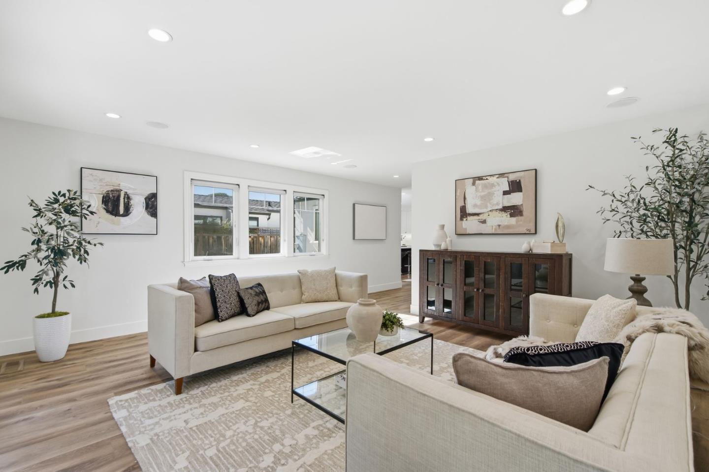 Detail Gallery Image 10 of 20 For 967 Orange Ave, San Carlos,  CA 94070 - 3 Beds | 2 Baths