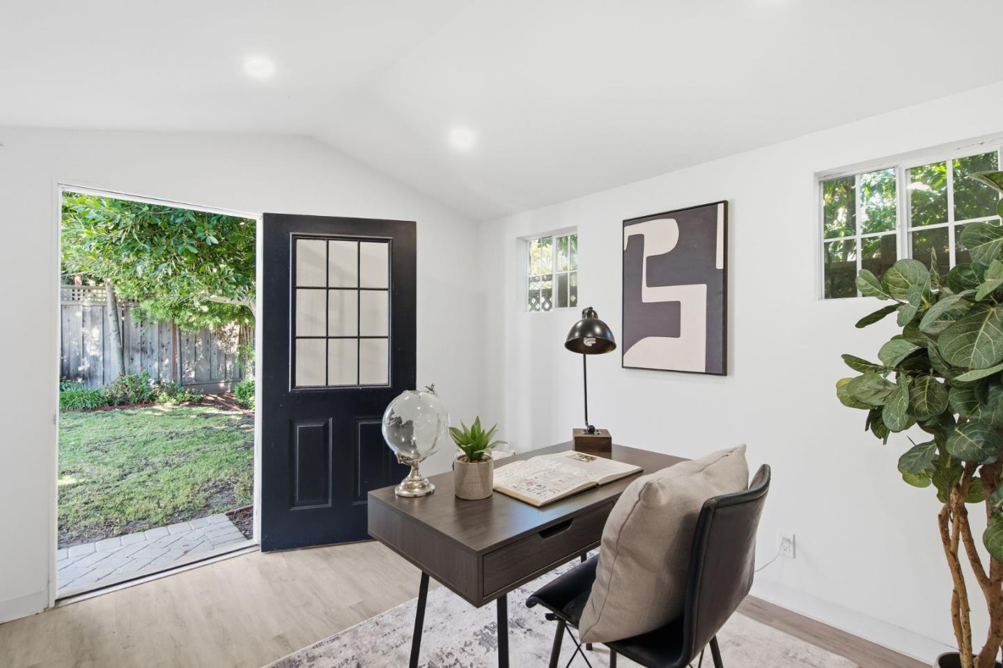 Detail Gallery Image 16 of 20 For 967 Orange Ave, San Carlos,  CA 94070 - 3 Beds | 2 Baths