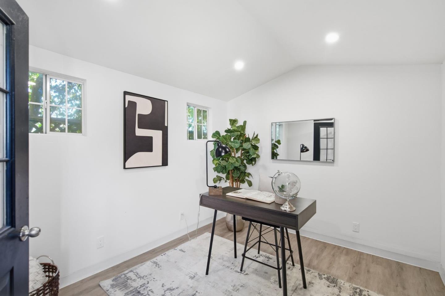 Detail Gallery Image 17 of 20 For 967 Orange Ave, San Carlos,  CA 94070 - 3 Beds | 2 Baths