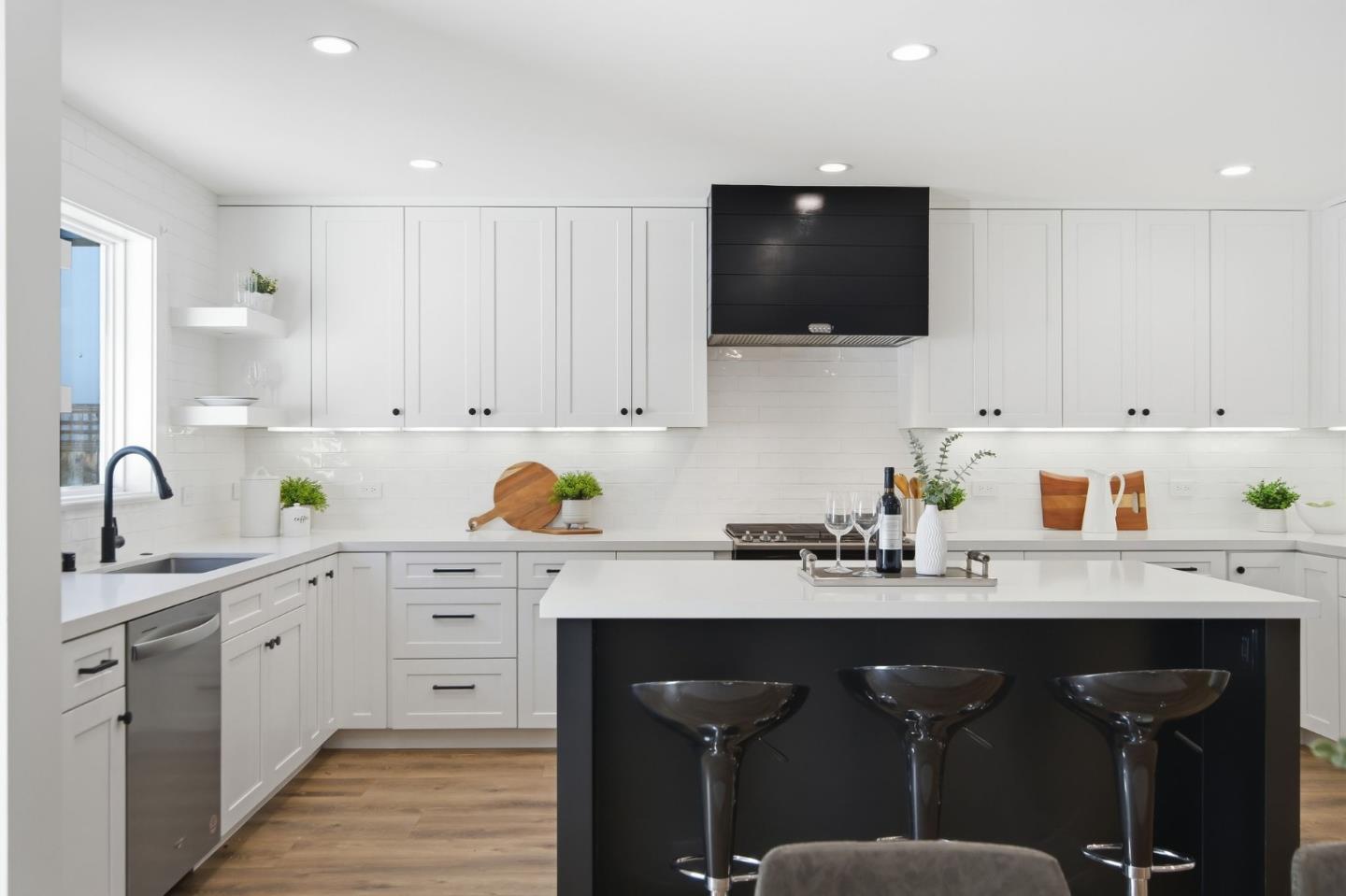 Detail Gallery Image 5 of 20 For 967 Orange Ave, San Carlos,  CA 94070 - 3 Beds | 2 Baths