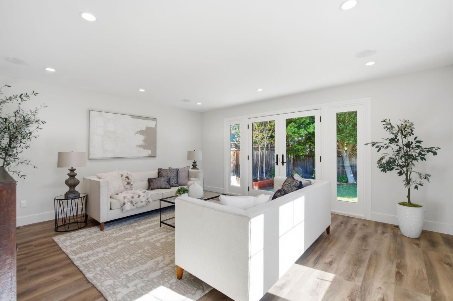 Detail Gallery Image 9 of 20 For 967 Orange Ave, San Carlos,  CA 94070 - 3 Beds | 2 Baths