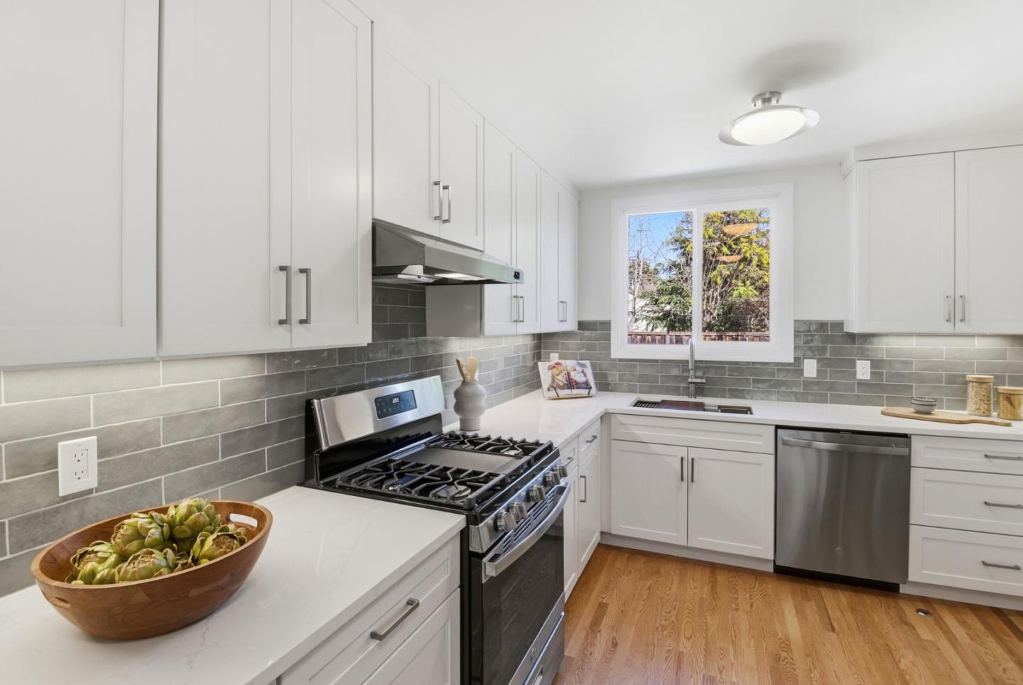 Detail Gallery Image 12 of 36 For 352 N Eldorado St, San Mateo,  CA 94401 - 3 Beds | 2 Baths