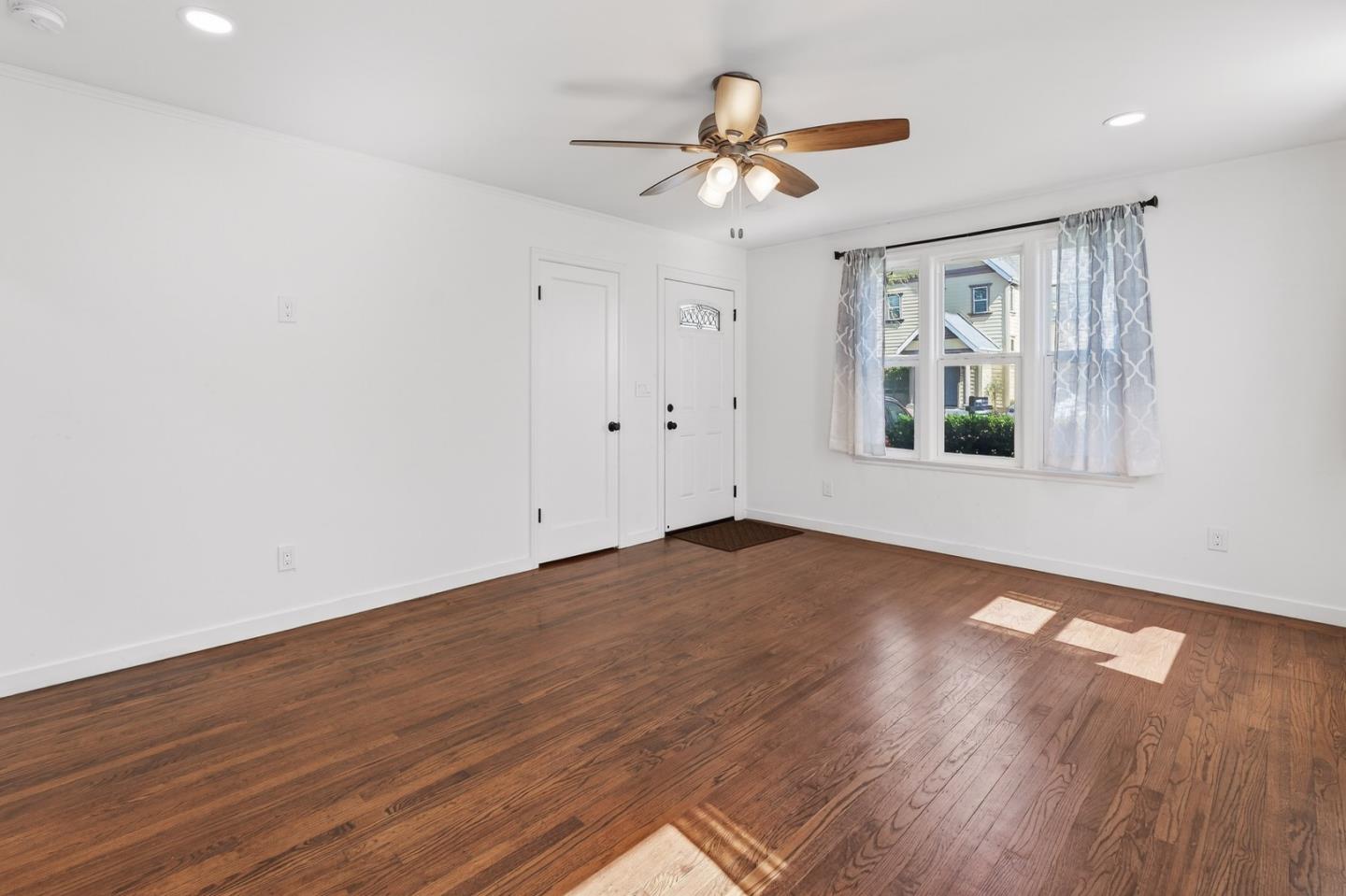 Detail Gallery Image 10 of 25 For 1028 S Idaho St, San Mateo,  CA 94402 - – Beds | – Baths