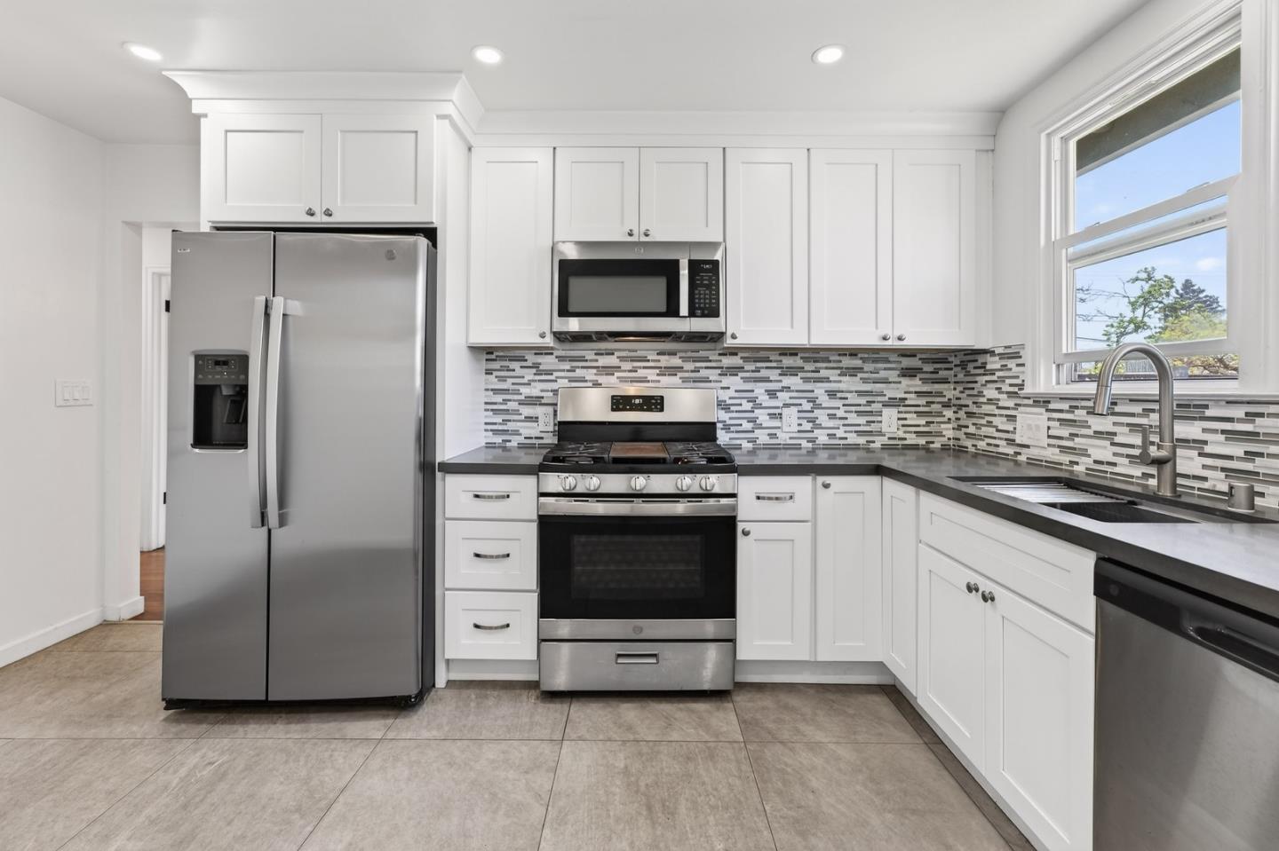 Detail Gallery Image 12 of 25 For 1028 S Idaho St, San Mateo,  CA 94402 - – Beds | – Baths