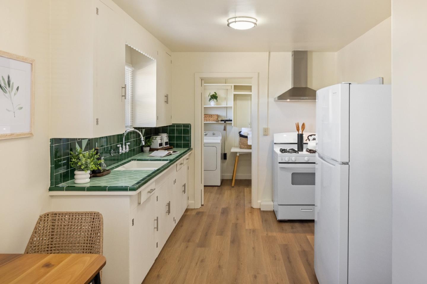 Detail Gallery Image 6 of 11 For 1666 Hilton St, Seaside,  CA 93955 - 1 Beds | 1 Baths