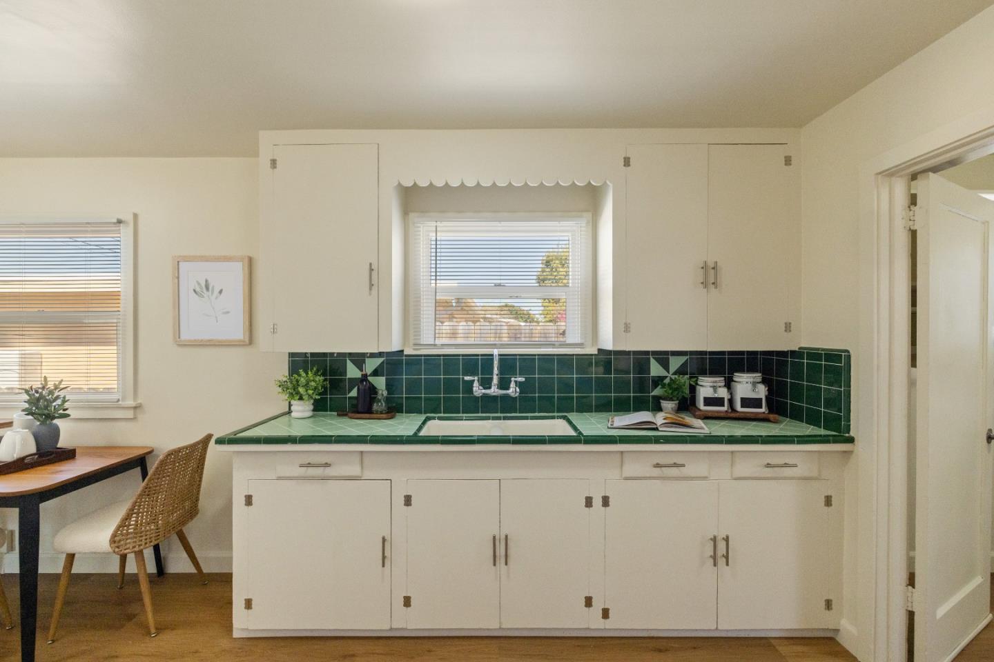 Detail Gallery Image 7 of 11 For 1666 Hilton St, Seaside,  CA 93955 - 1 Beds | 1 Baths