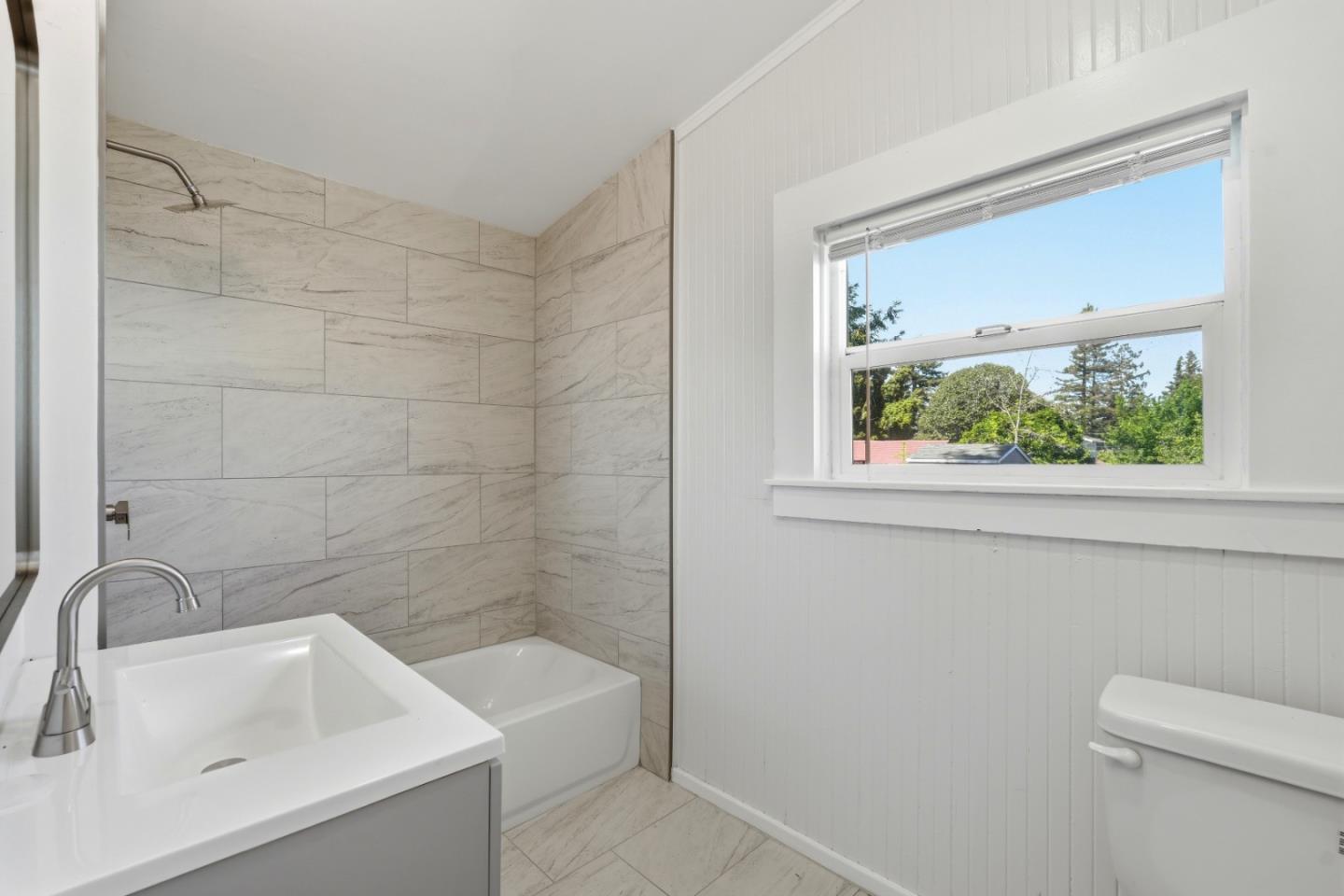Detail Gallery Image 22 of 27 For 338 Garretson Ave, Rodeo,  CA 94572 - 3 Beds | 2 Baths
