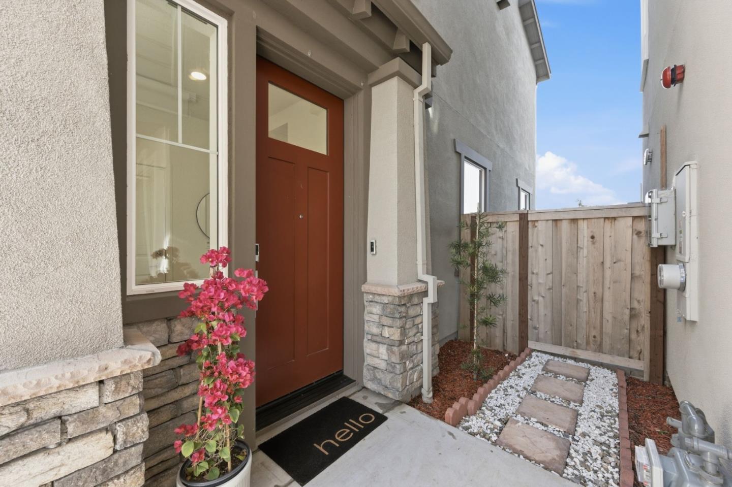 Detail Gallery Image 3 of 47 For 9415 Hidden Harbor Way, Newark,  CA 94560 - 4 Beds | 3/1 Baths