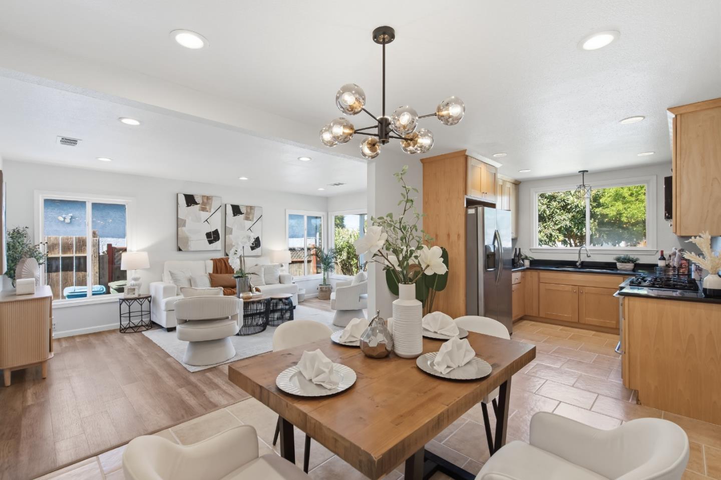 Detail Gallery Image 11 of 38 For 151 Verbena Dr, East Palo Alto,  CA 94303 - 3 Beds | 2 Baths