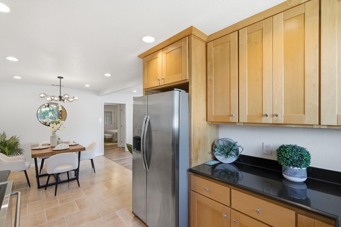 Detail Gallery Image 14 of 38 For 151 Verbena Dr, East Palo Alto,  CA 94303 - 3 Beds | 2 Baths