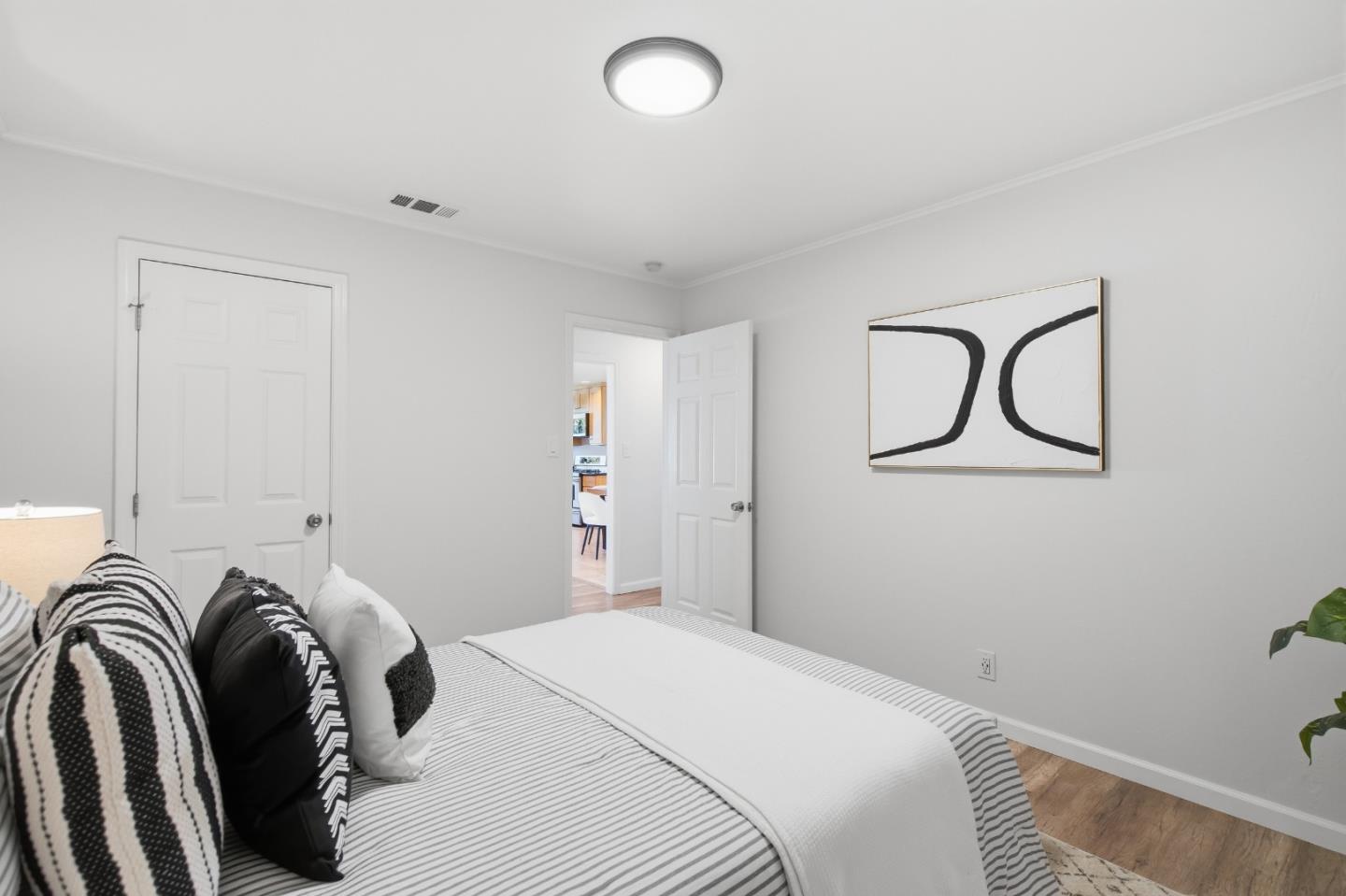 Detail Gallery Image 24 of 38 For 151 Verbena Dr, East Palo Alto,  CA 94303 - 3 Beds | 2 Baths