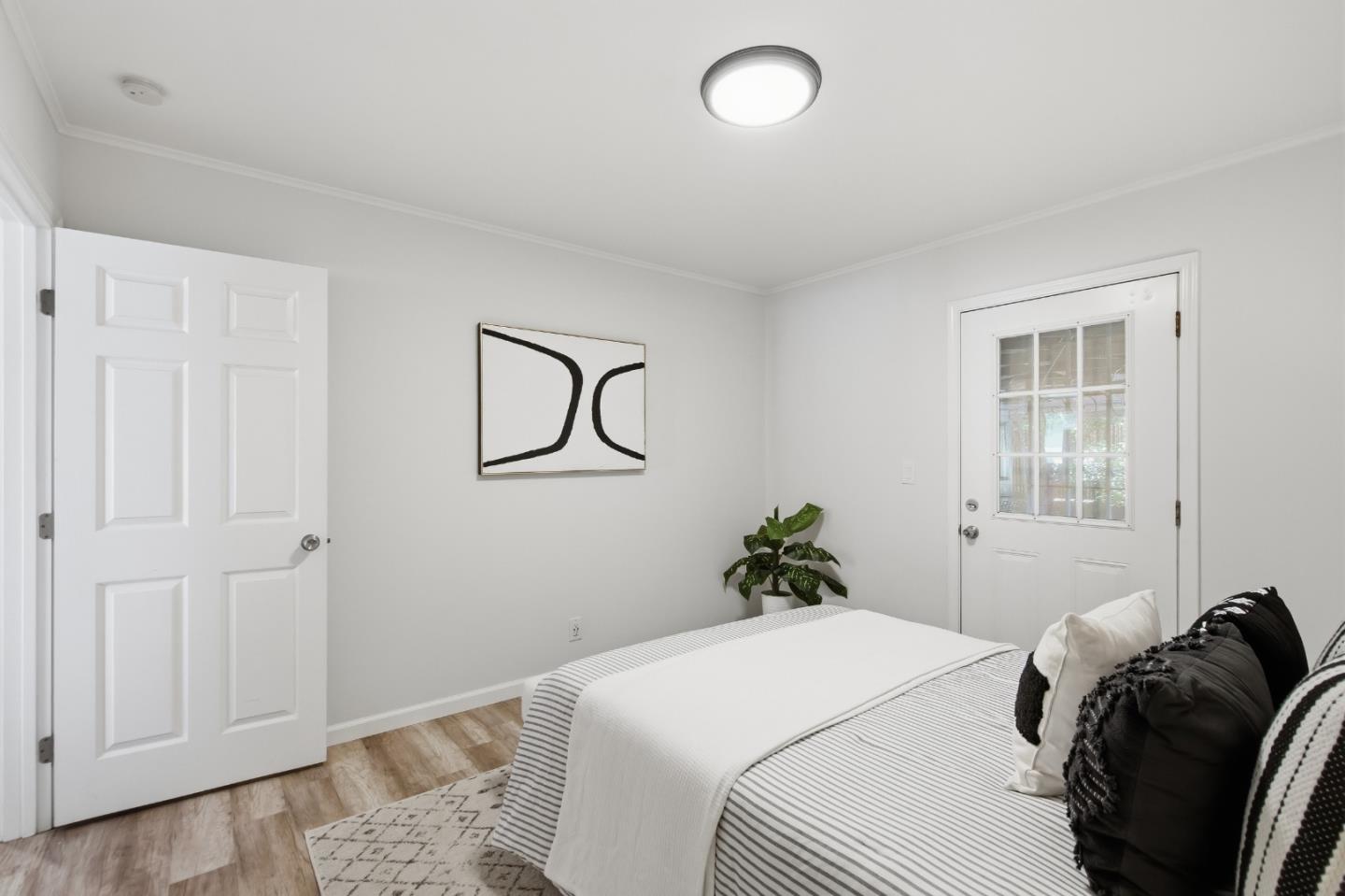 Detail Gallery Image 25 of 38 For 151 Verbena Dr, East Palo Alto,  CA 94303 - 3 Beds | 2 Baths