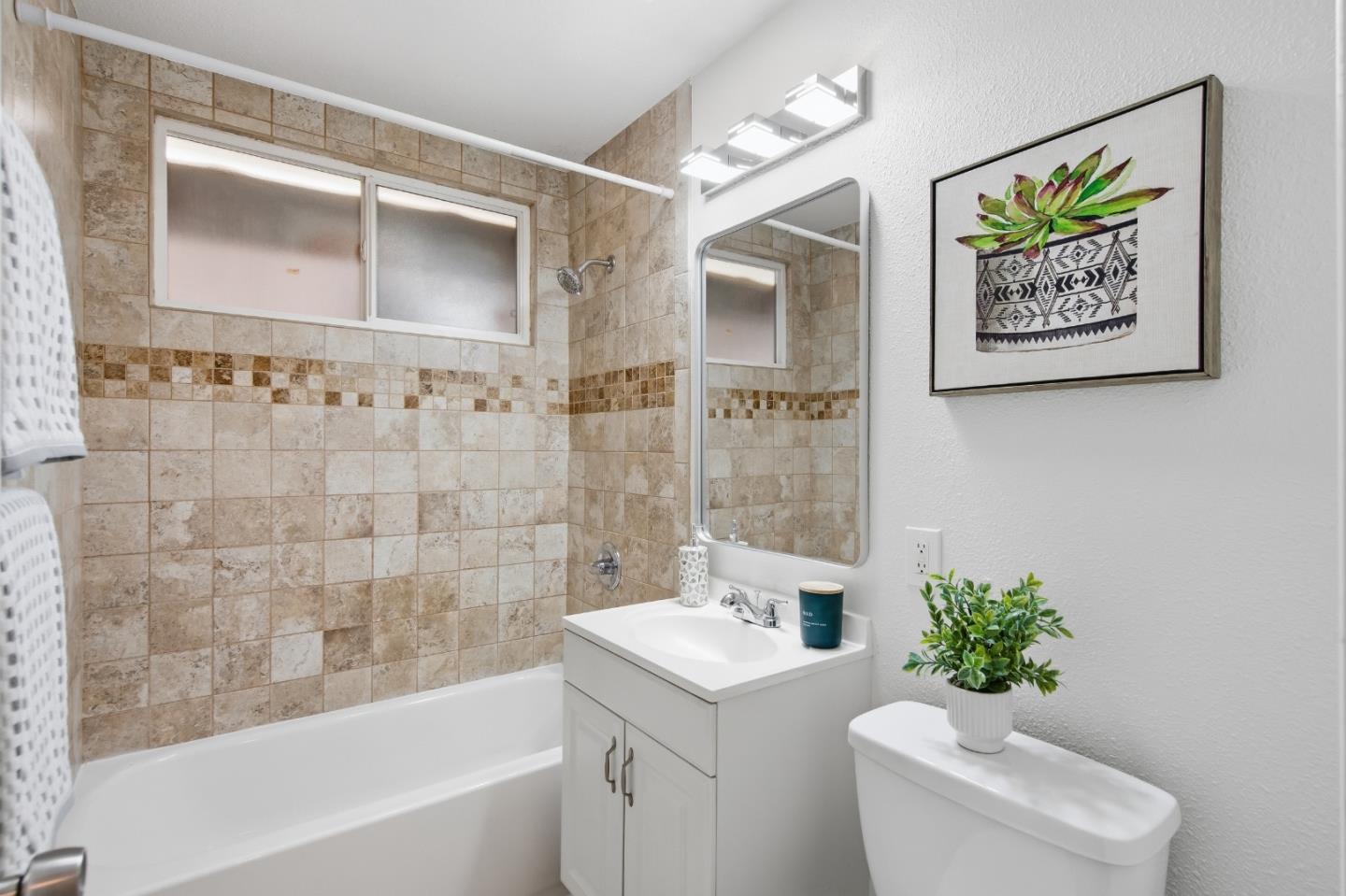 Detail Gallery Image 26 of 38 For 151 Verbena Dr, East Palo Alto,  CA 94303 - 3 Beds | 2 Baths