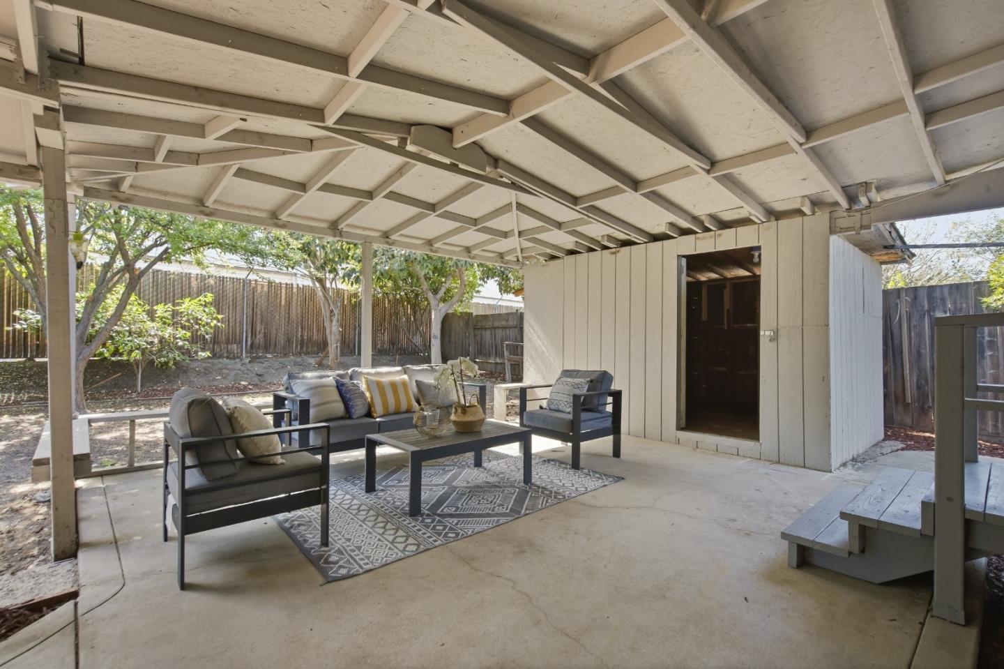 Detail Gallery Image 29 of 38 For 151 Verbena Dr, East Palo Alto,  CA 94303 - 3 Beds | 2 Baths