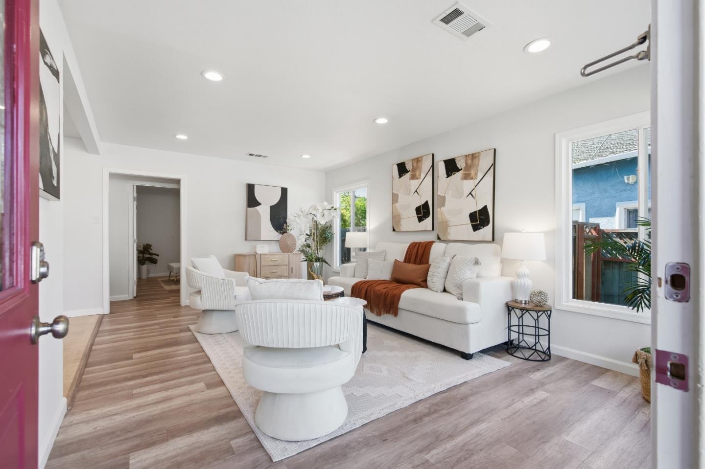 Detail Gallery Image 6 of 38 For 151 Verbena Dr, East Palo Alto,  CA 94303 - 3 Beds | 2 Baths