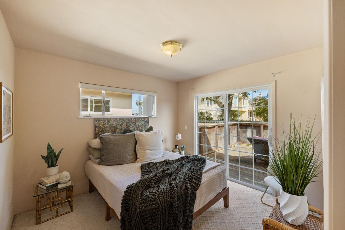 Detail Gallery Image 12 of 32 For 662 Oak St, Monterey,  CA 93940 - 3 Beds | 1 Baths