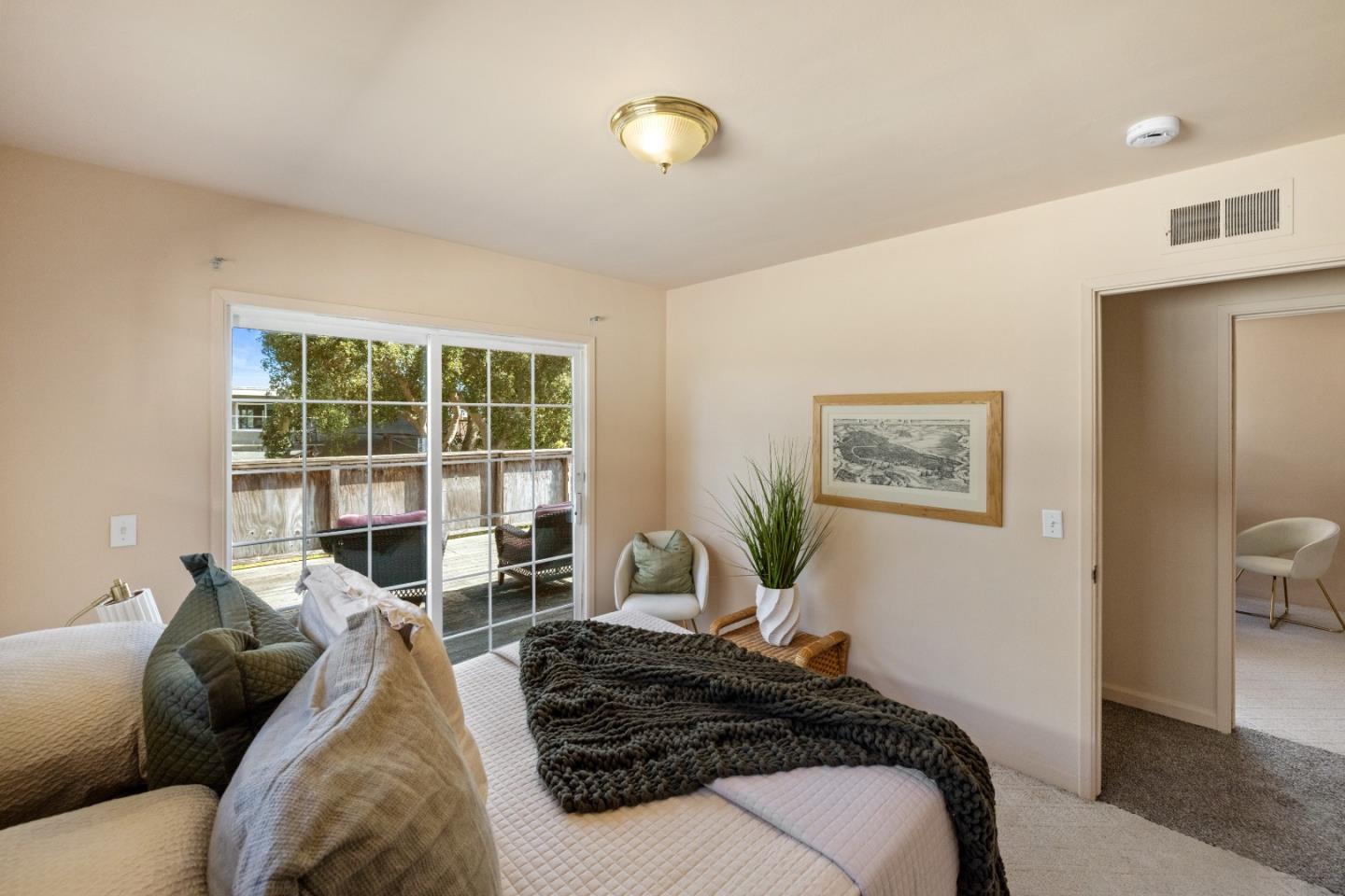 Detail Gallery Image 13 of 32 For 662 Oak St, Monterey,  CA 93940 - 3 Beds | 1 Baths