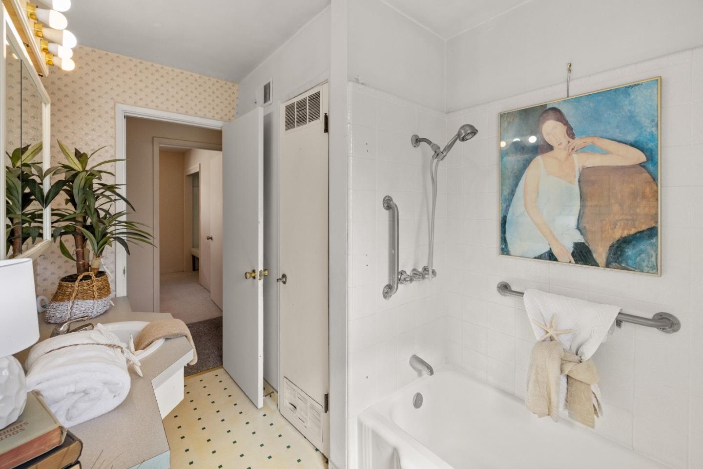 Detail Gallery Image 15 of 32 For 662 Oak St, Monterey,  CA 93940 - 3 Beds | 1 Baths