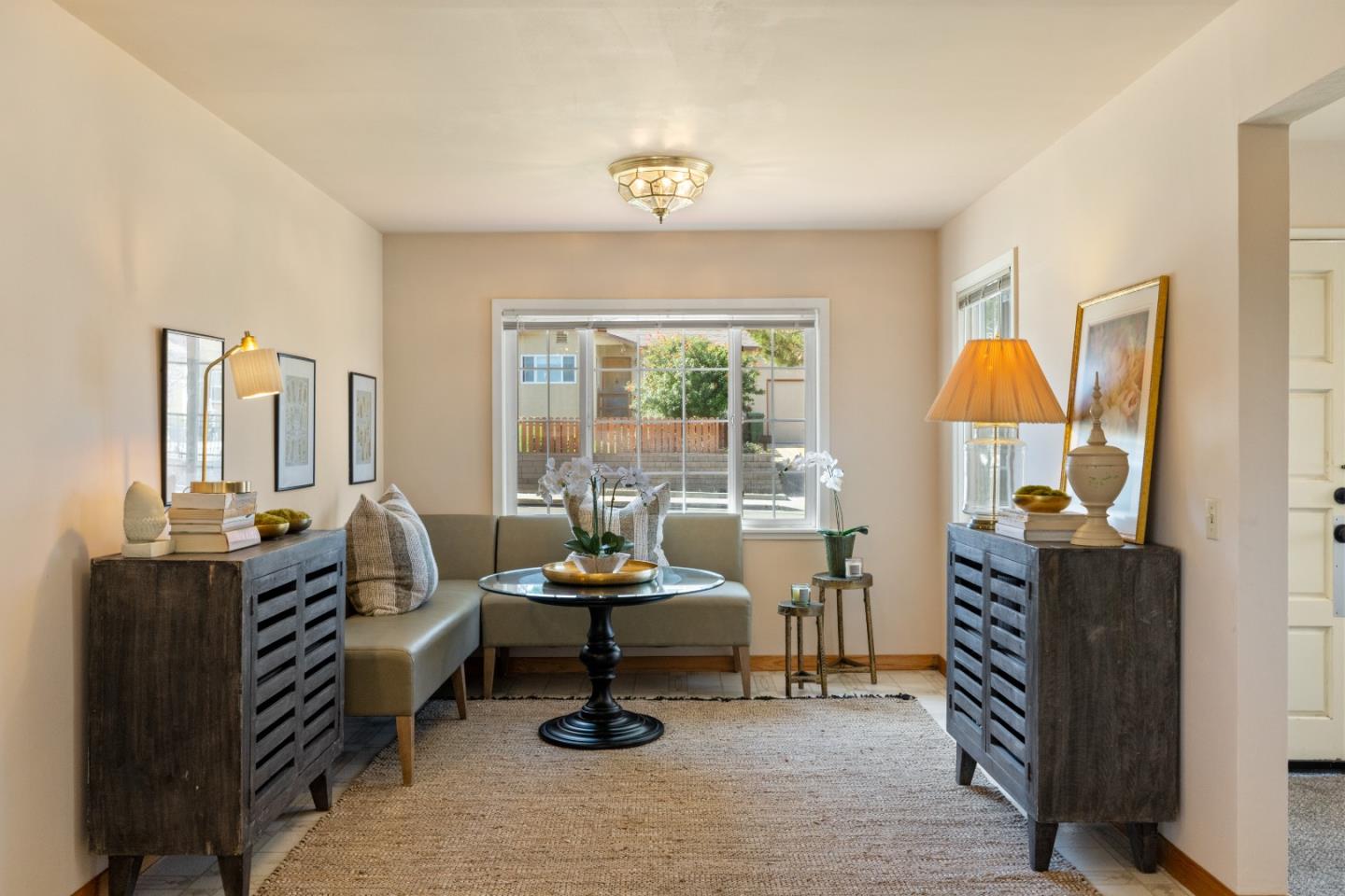 Detail Gallery Image 6 of 32 For 662 Oak St, Monterey,  CA 93940 - 3 Beds | 1 Baths