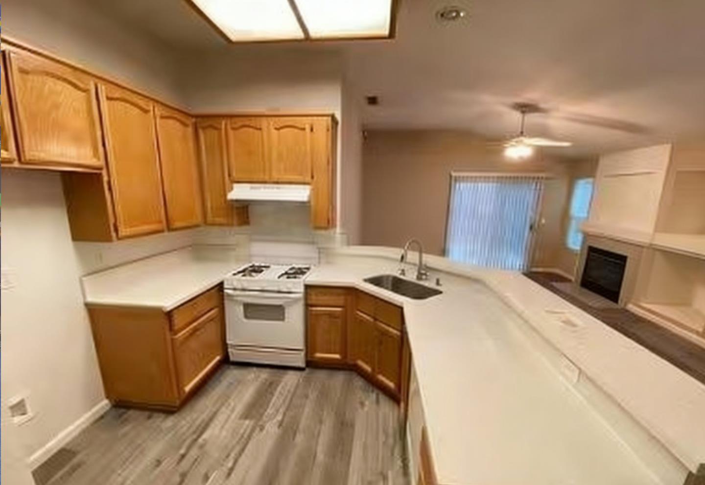 Detail Gallery Image 5 of 11 For 8703 Aviary Woods Way, Elk Grove,  CA 95624 - 3 Beds | 2 Baths