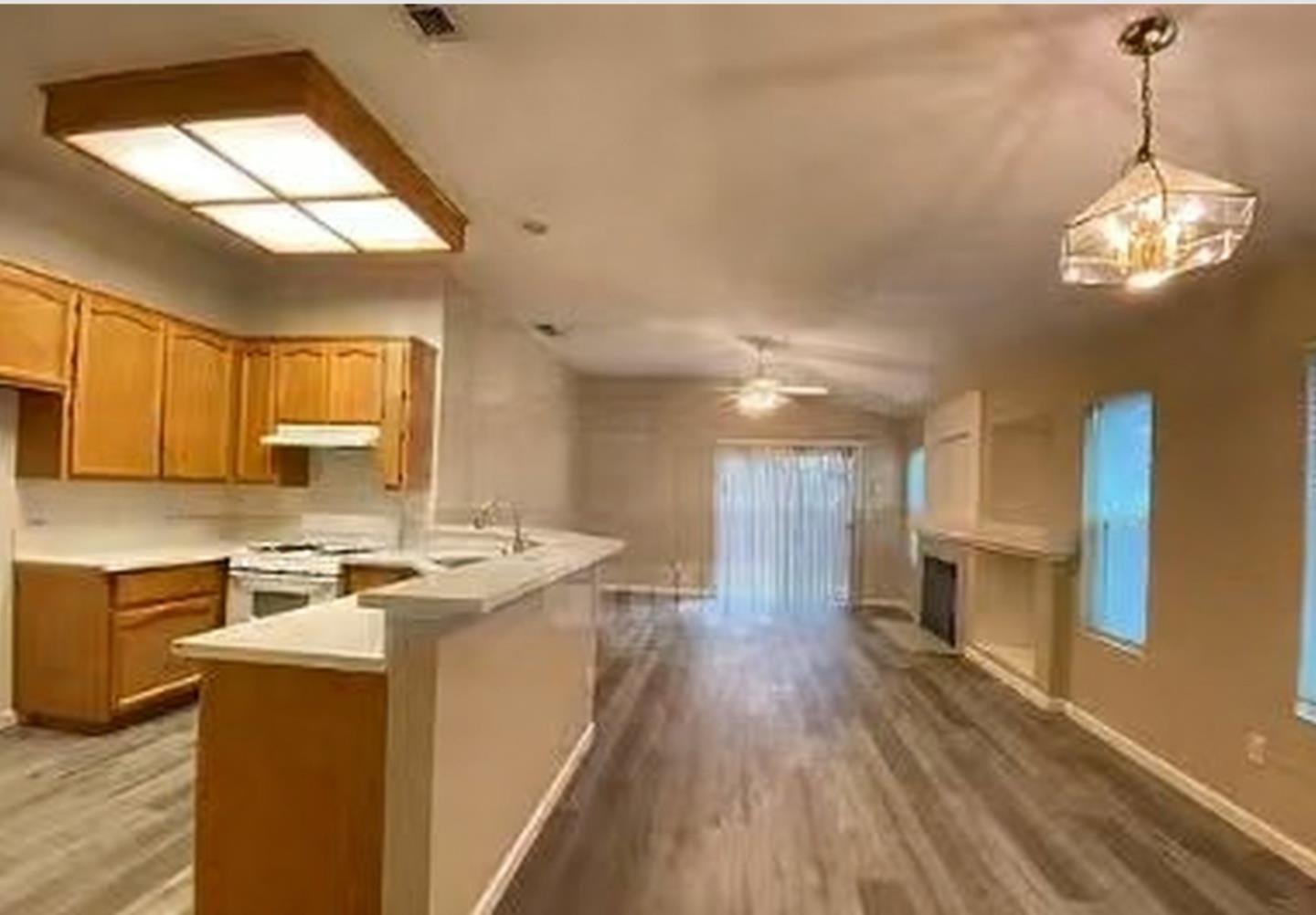 Detail Gallery Image 7 of 11 For 8703 Aviary Woods Way, Elk Grove,  CA 95624 - 3 Beds | 2 Baths