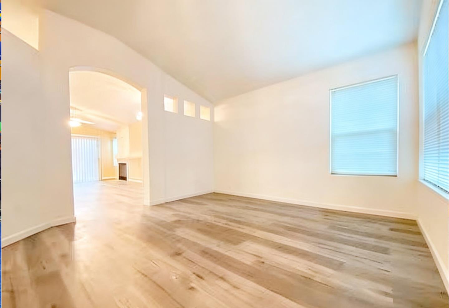 Detail Gallery Image 8 of 11 For 8703 Aviary Woods Way, Elk Grove,  CA 95624 - 3 Beds | 2 Baths