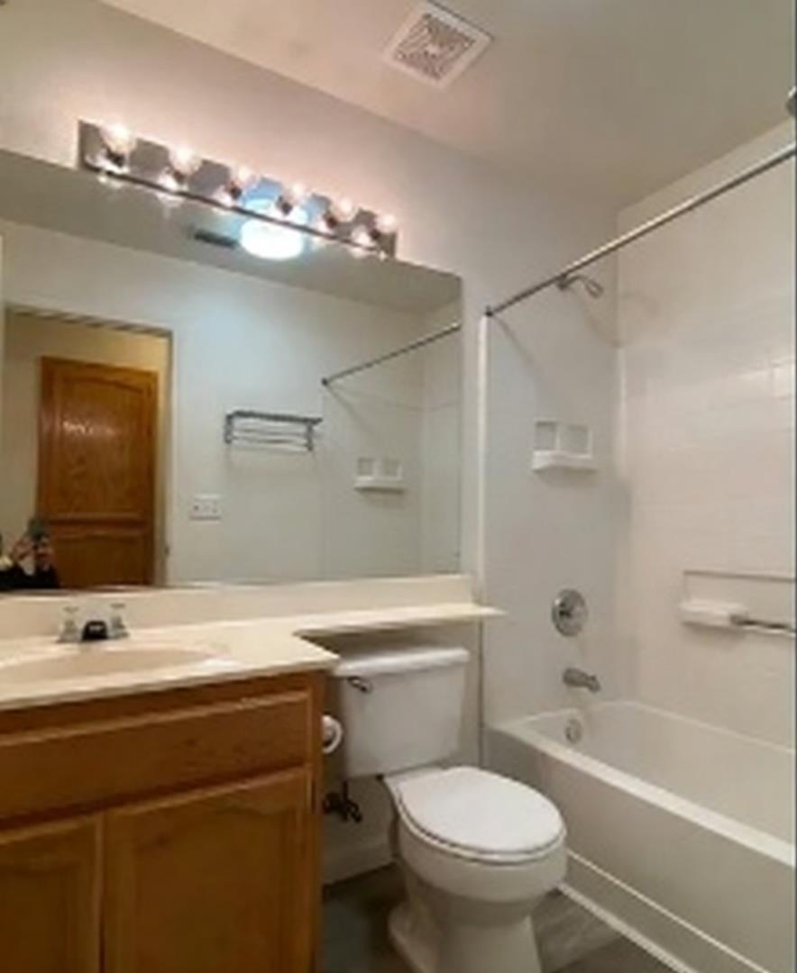 Detail Gallery Image 9 of 11 For 8703 Aviary Woods Way, Elk Grove,  CA 95624 - 3 Beds | 2 Baths