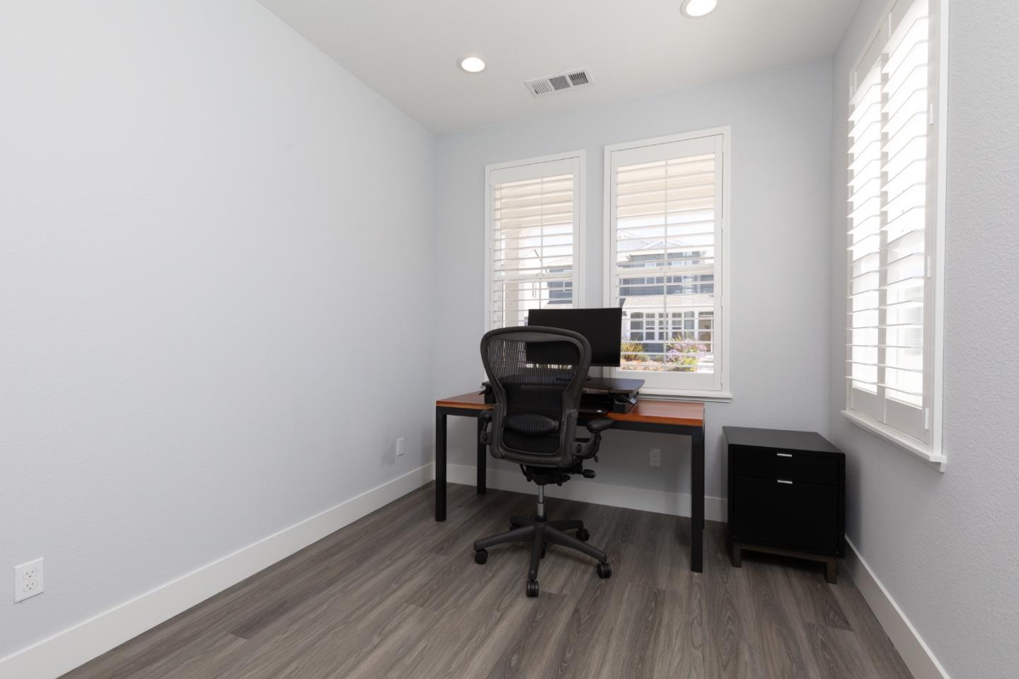 Detail Gallery Image 9 of 30 For 2751 Tidepool Ln, Marina,  CA 93933 - 4 Beds | 3 Baths