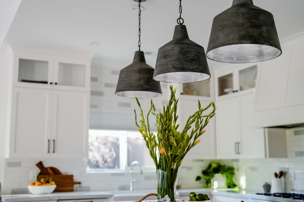 Detail Gallery Image 12 of 55 For 1100 Graham Hill Rd, Santa Cruz,  CA 95060 - 3 Beds | 2/1 Baths