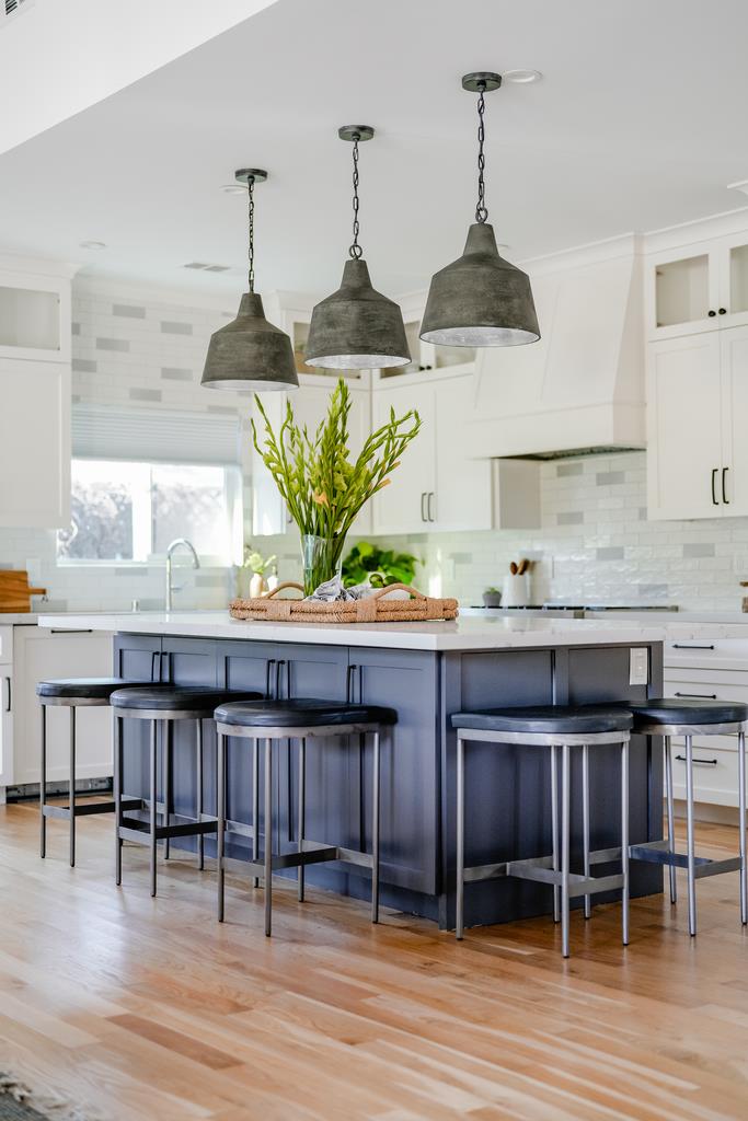 Detail Gallery Image 13 of 55 For 1100 Graham Hill Rd, Santa Cruz,  CA 95060 - 3 Beds | 2/1 Baths