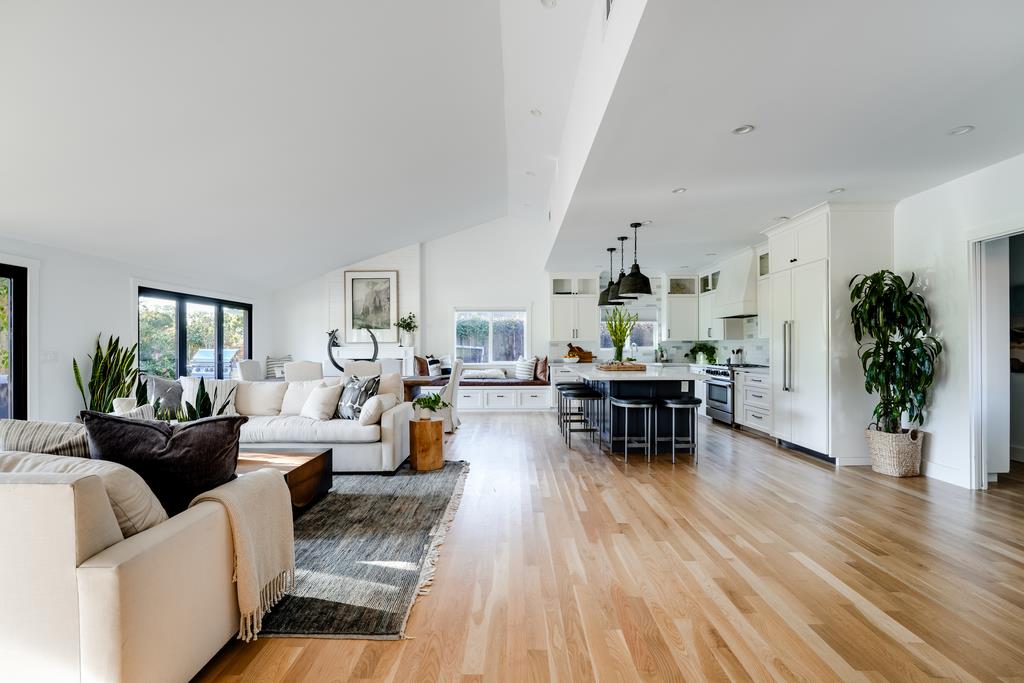 Detail Gallery Image 24 of 55 For 1100 Graham Hill Rd, Santa Cruz,  CA 95060 - 3 Beds | 2/1 Baths