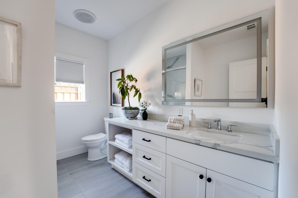 Detail Gallery Image 27 of 55 For 1100 Graham Hill Rd, Santa Cruz,  CA 95060 - 3 Beds | 2/1 Baths