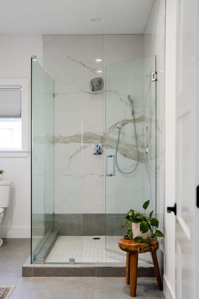 Detail Gallery Image 33 of 55 For 1100 Graham Hill Rd, Santa Cruz,  CA 95060 - 3 Beds | 2/1 Baths