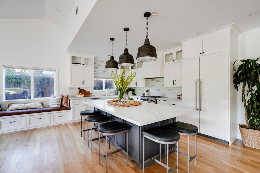 Detail Gallery Image 6 of 55 For 1100 Graham Hill Rd, Santa Cruz,  CA 95060 - 3 Beds | 2/1 Baths