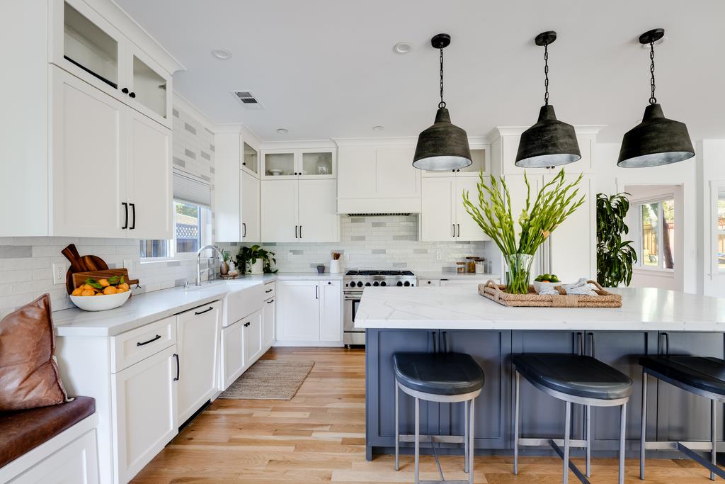 Detail Gallery Image 7 of 55 For 1100 Graham Hill Rd, Santa Cruz,  CA 95060 - 3 Beds | 2/1 Baths