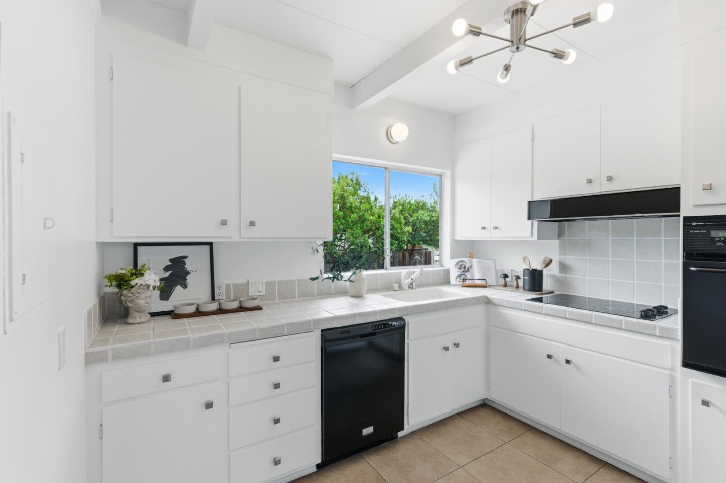 Detail Gallery Image 18 of 65 For 3909 Middlefield Rd #F,  Palo Alto,  CA 94303 - 2 Beds | 2 Baths