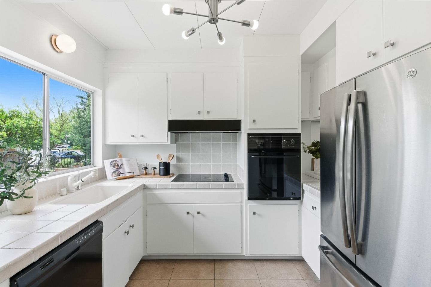 Detail Gallery Image 20 of 65 For 3909 Middlefield Rd #F,  Palo Alto,  CA 94303 - 2 Beds | 2 Baths