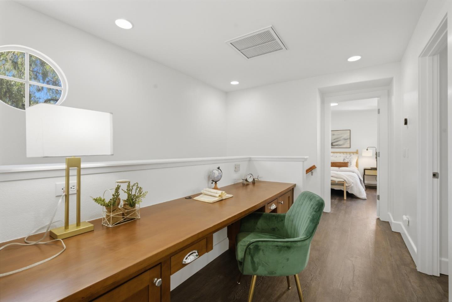 Detail Gallery Image 13 of 28 For 1309 Dahlia Loop, San Jose,  CA 95126 - 3 Beds | 3 Baths