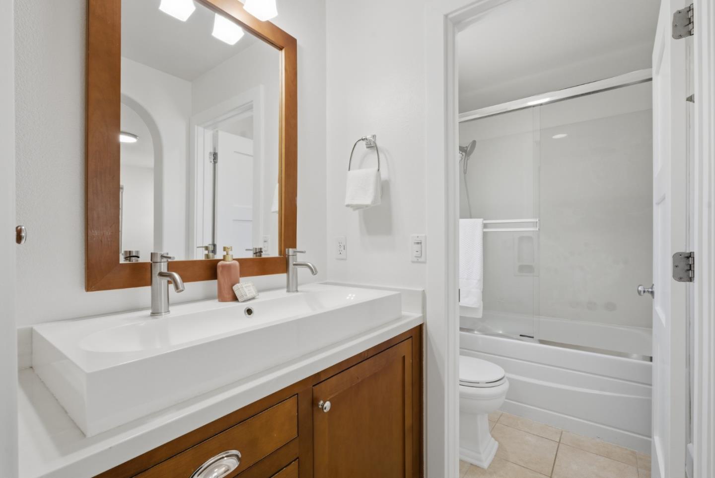 Detail Gallery Image 16 of 28 For 1309 Dahlia Loop, San Jose,  CA 95126 - 3 Beds | 3 Baths