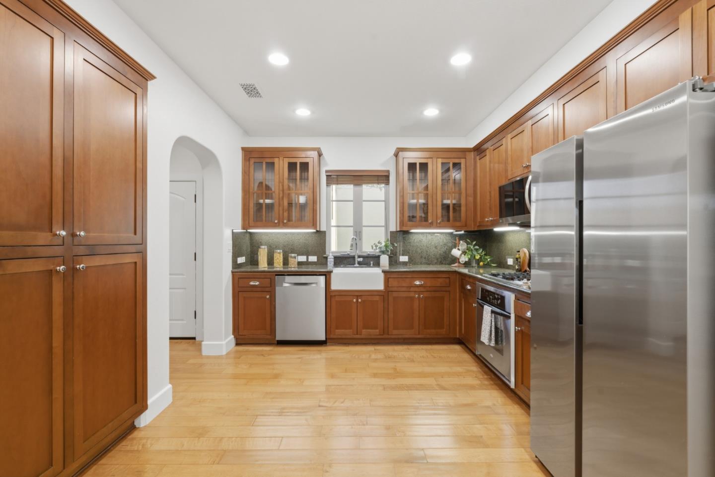 Detail Gallery Image 9 of 28 For 1309 Dahlia Loop, San Jose,  CA 95126 - 3 Beds | 3 Baths