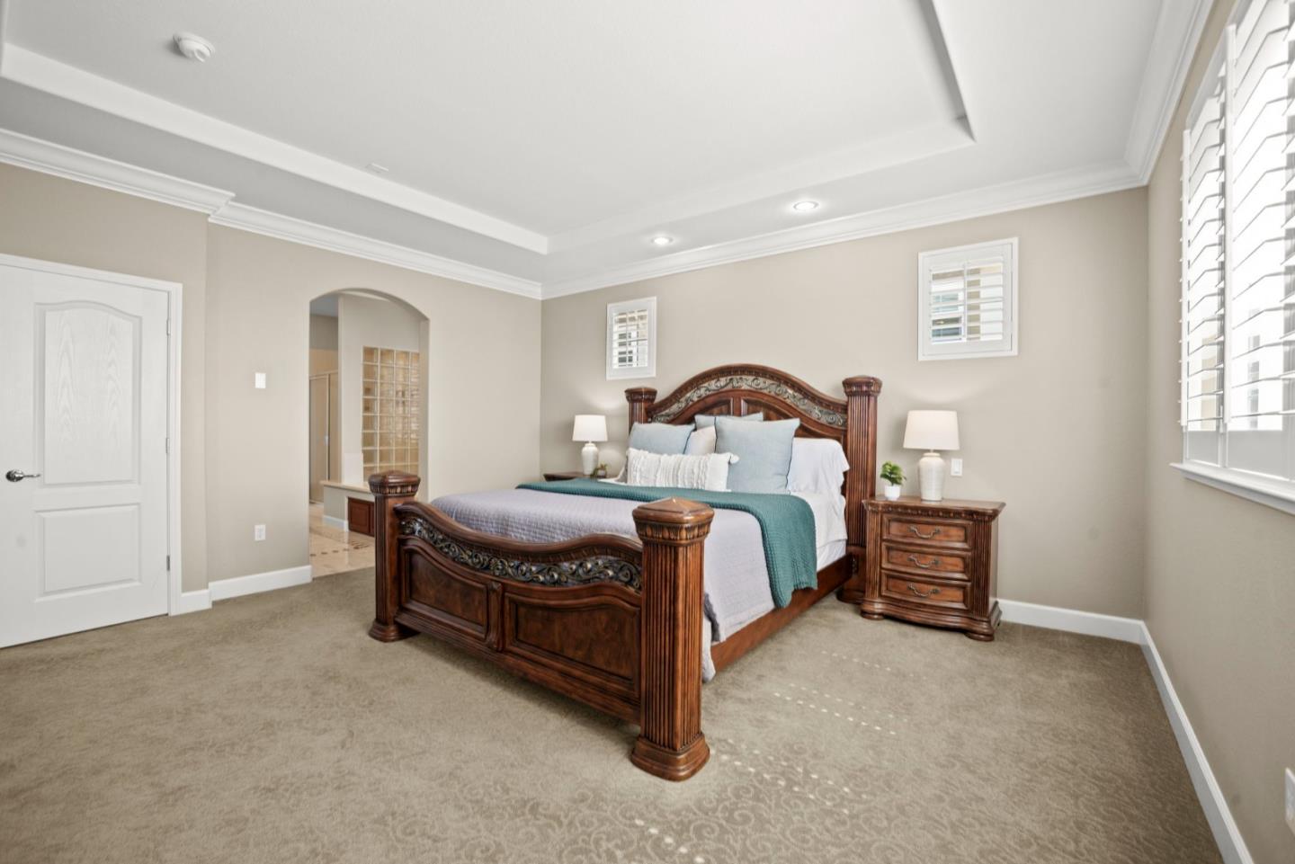 Detail Gallery Image 12 of 36 For 15 Monte Vista Way, South San Francisco,  CA 94080 - 5 Beds | 4/1 Baths