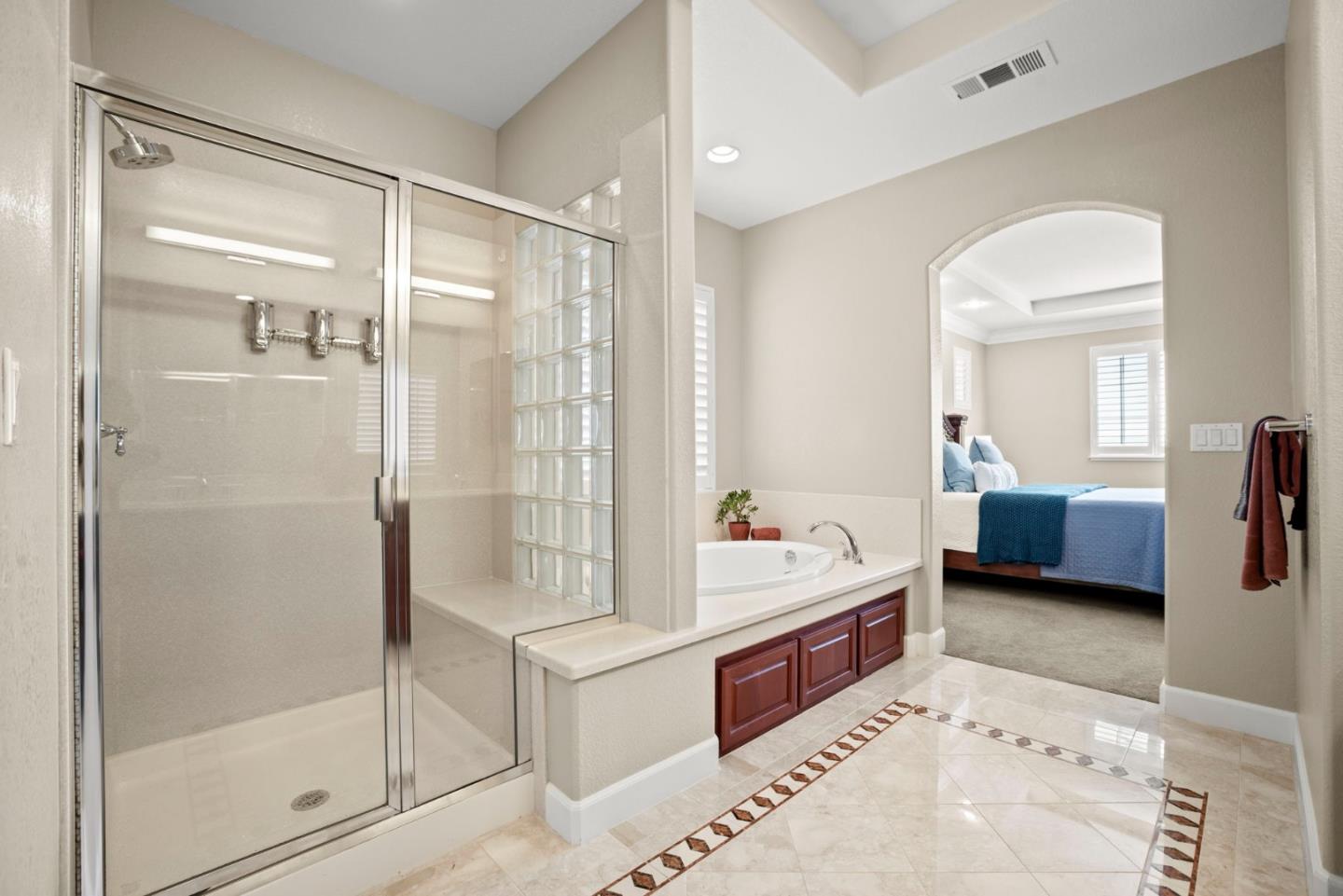 Detail Gallery Image 17 of 36 For 15 Monte Vista Way, South San Francisco,  CA 94080 - 5 Beds | 4/1 Baths