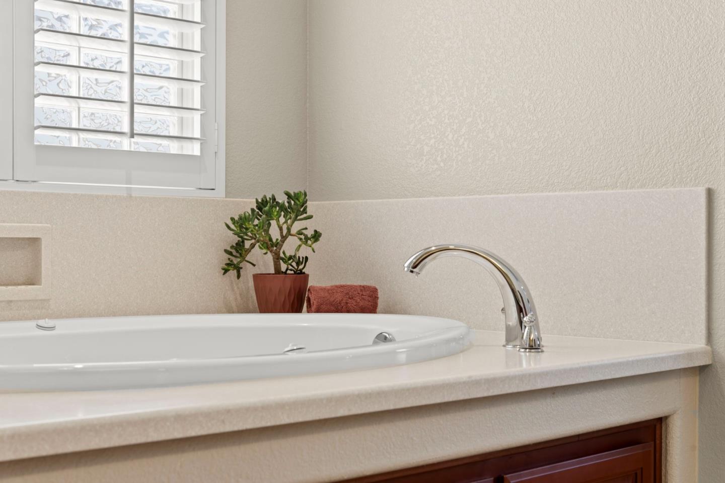 Detail Gallery Image 18 of 36 For 15 Monte Vista Way, South San Francisco,  CA 94080 - 5 Beds | 4/1 Baths