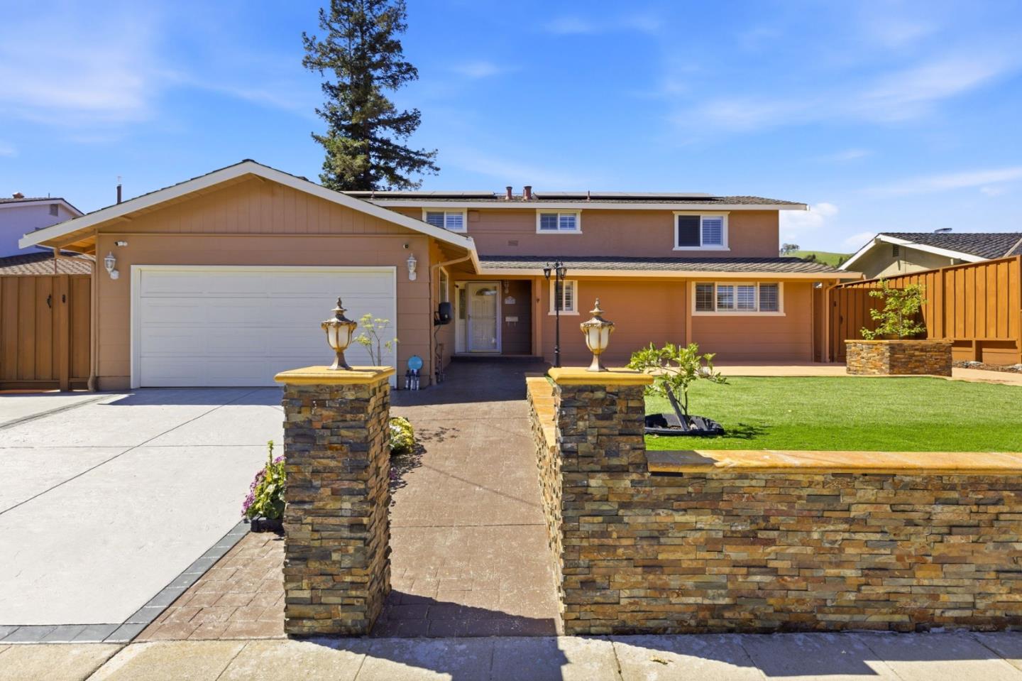 Detail Gallery Image 2 of 58 For 7778 Alto Way, Dublin,  CA 94568 - 5 Beds | 3 Baths