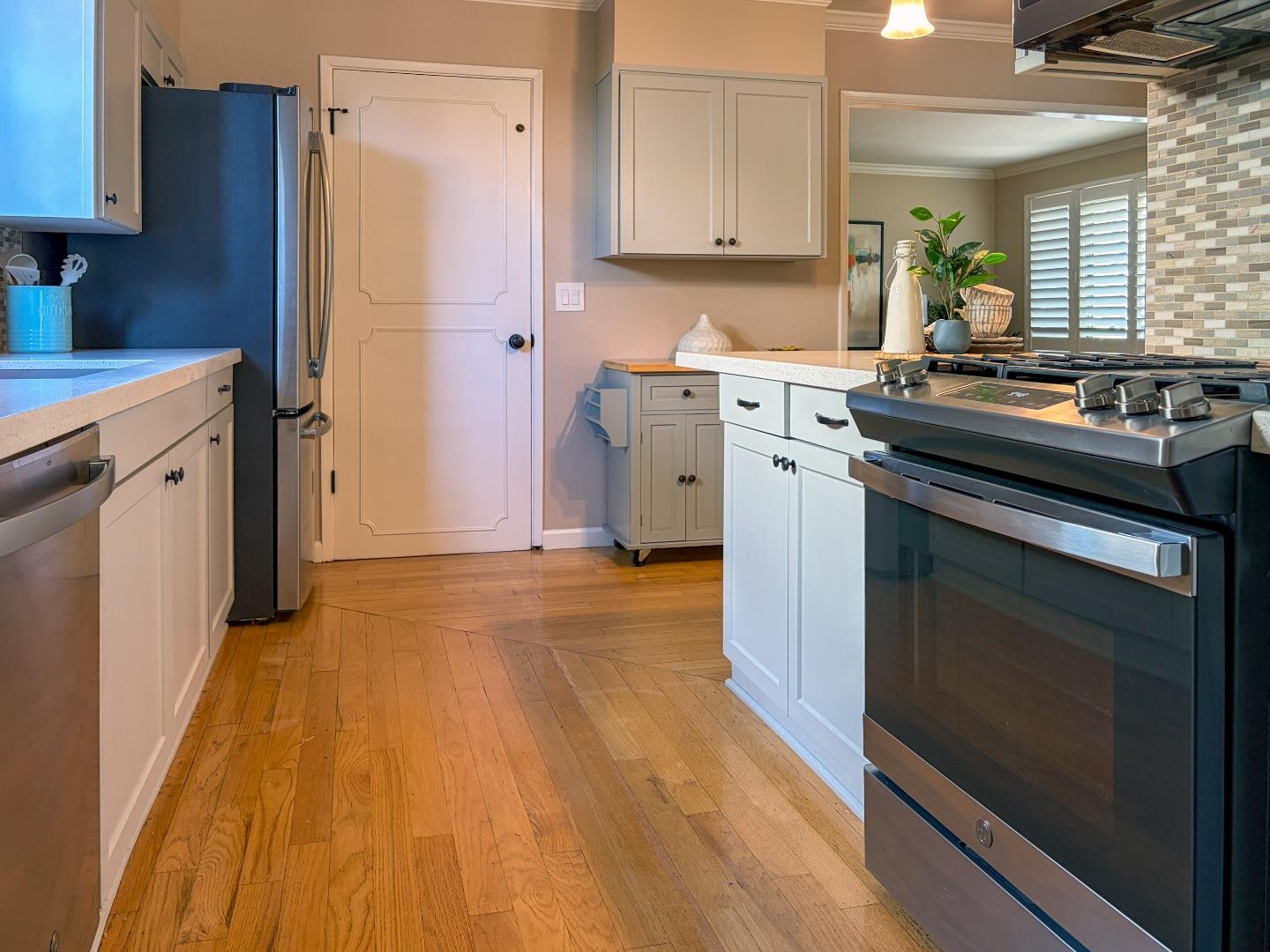 Detail Gallery Image 13 of 27 For 2178 Casa Mia Dr, San Jose,  CA 95124 - 3 Beds | 2/1 Baths