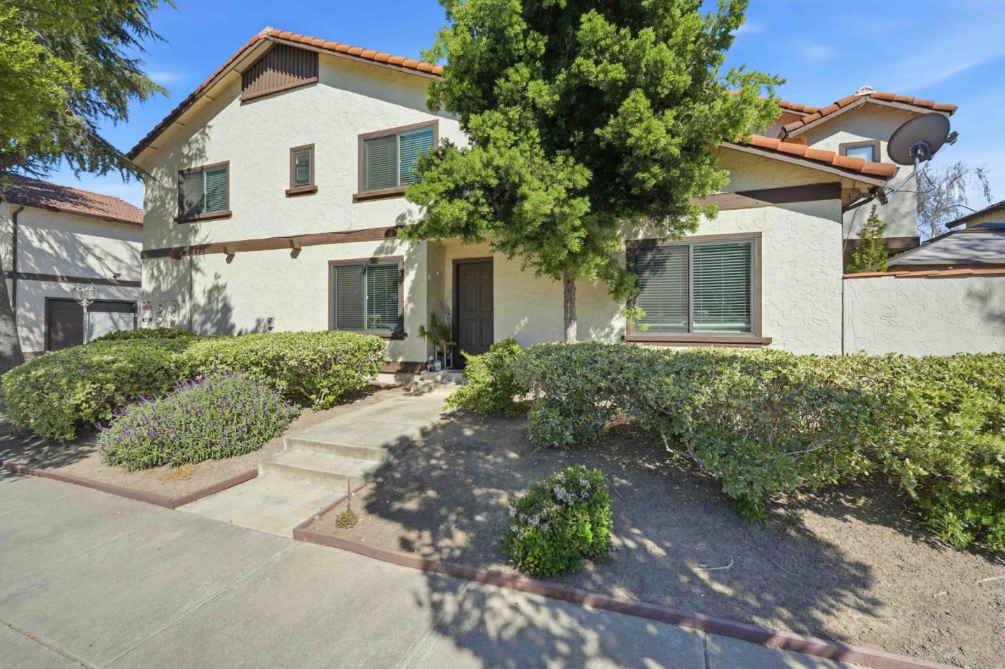 Front Image Thumbnail for ML82040463