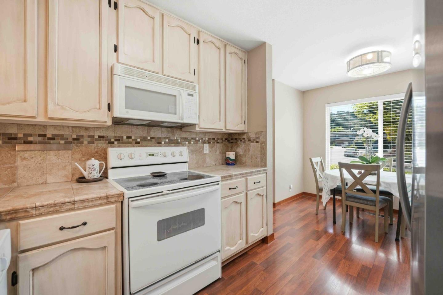 Detail Gallery Image 4 of 29 For 8400 Delta Dr, Gilroy,  CA 95020 - 2 Beds | 1/1 Baths